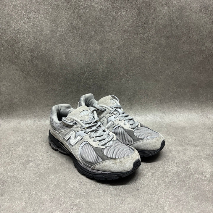New Balance 2002R Grey Black Trainers (UK7)