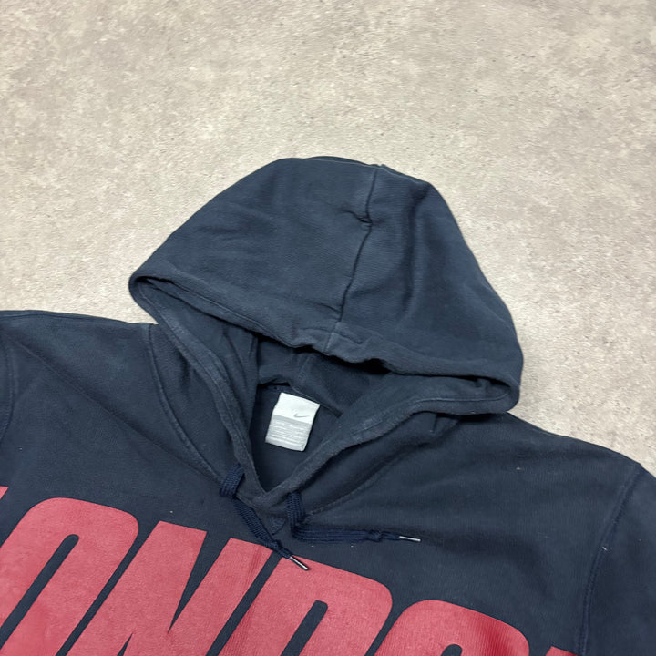 00's Vintage Nike Navy London Graphic Pullover Hoodie (XL)