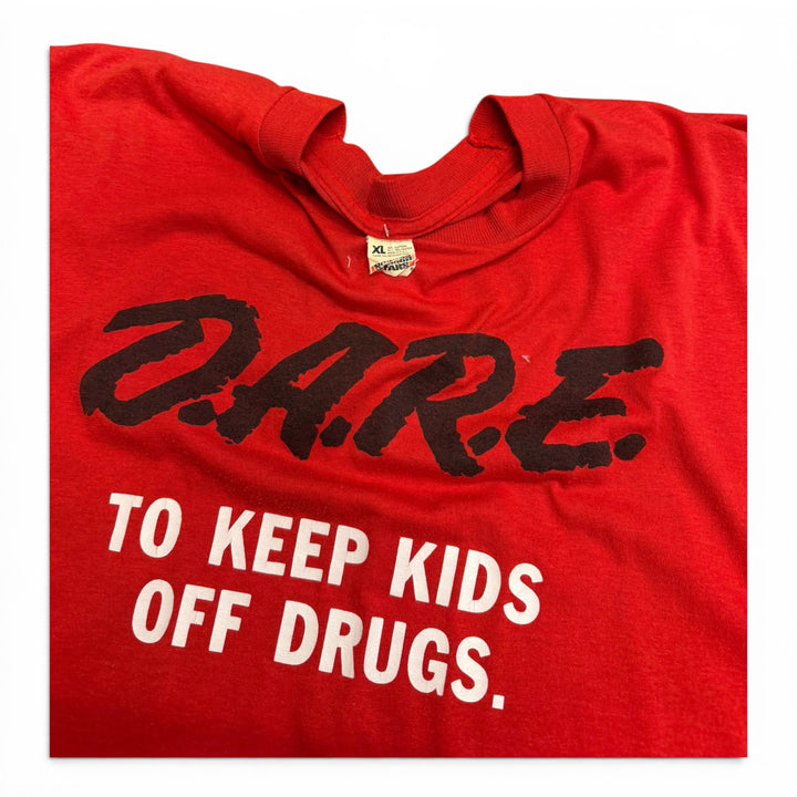 90's Vintage D.A.R.E. Red Graphic T-Shirt (L)