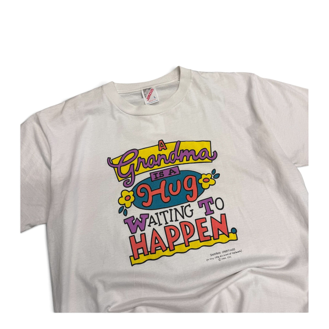 Vintage A Grandma Is A Hug Graphic T shirt White (L)
