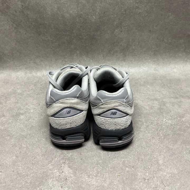 New Balance 2002R Grey Black Trainers (UK7)