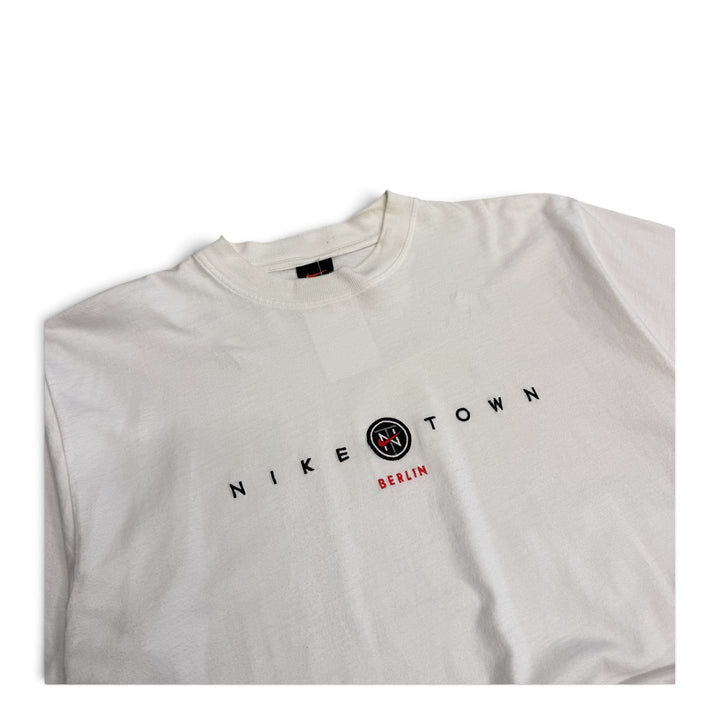 Vintage Nike Town Berlin White T shirt (M)
