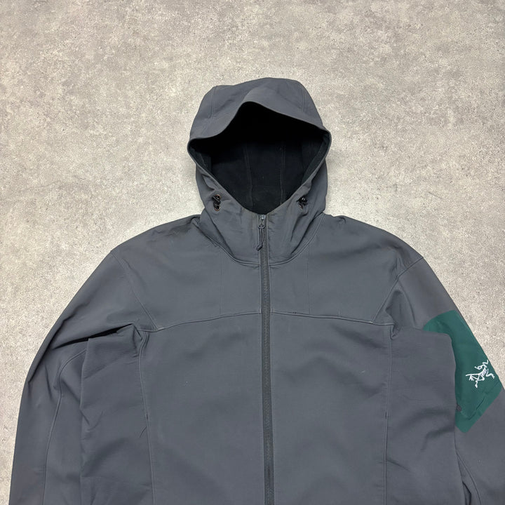 Vintage Arc'teryx Grey Soft Shell Hooded Jacket (M)