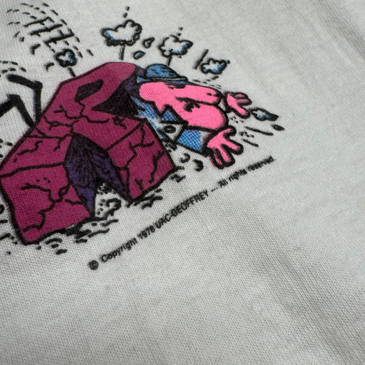 1978 Vintage Pink Panther White Graphic T-Shirt (M)