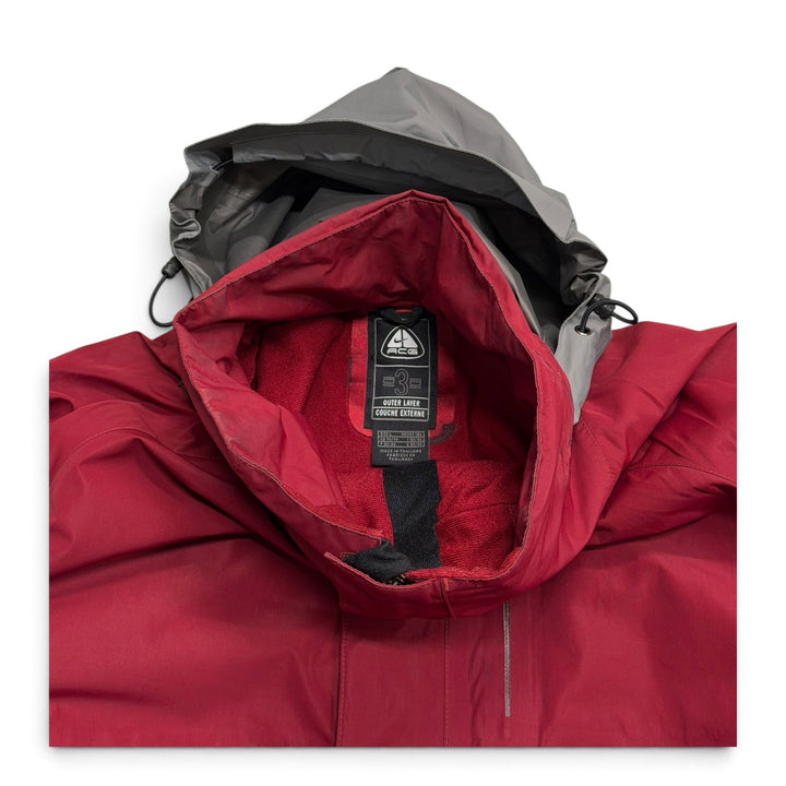 Nike ACG Waterproof Jacket Red (L)