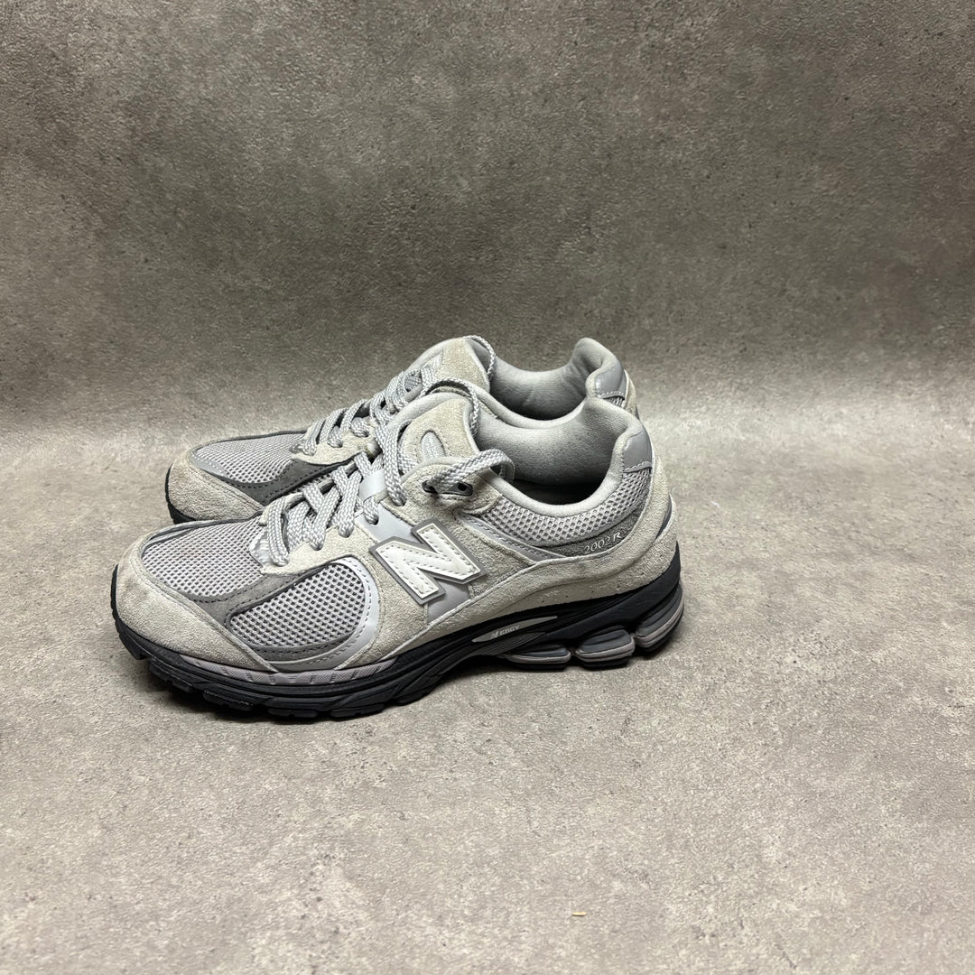 New Balance 2002R Grey Black Trainers (UK7)