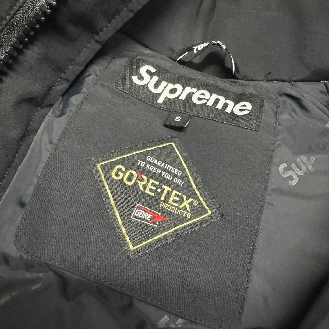 Supreme Goretex 700-Fill Down Parka Puffer Jacket