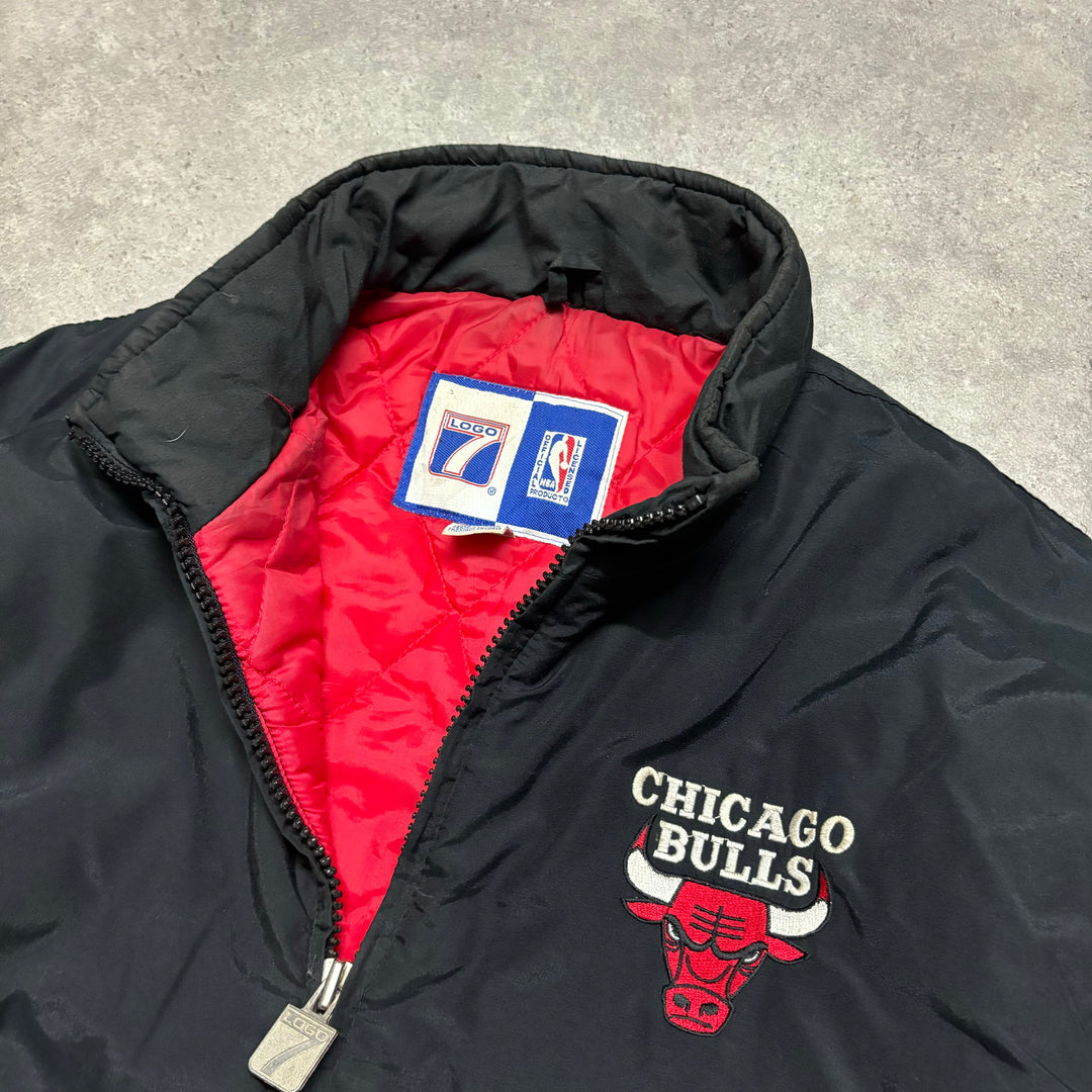 90's Vintage Logo 7 NBA Chicago Bulls Black Puffer Jacket (L)