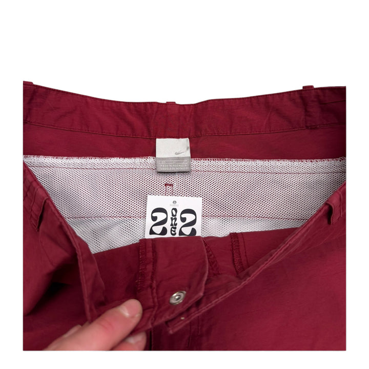 00's Vintage Nike Red Cargo Shorts (M)