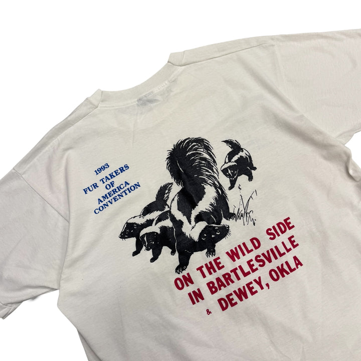 Vintage Fruit Of The Loom White Skunk Graphic T-Shirt (L)