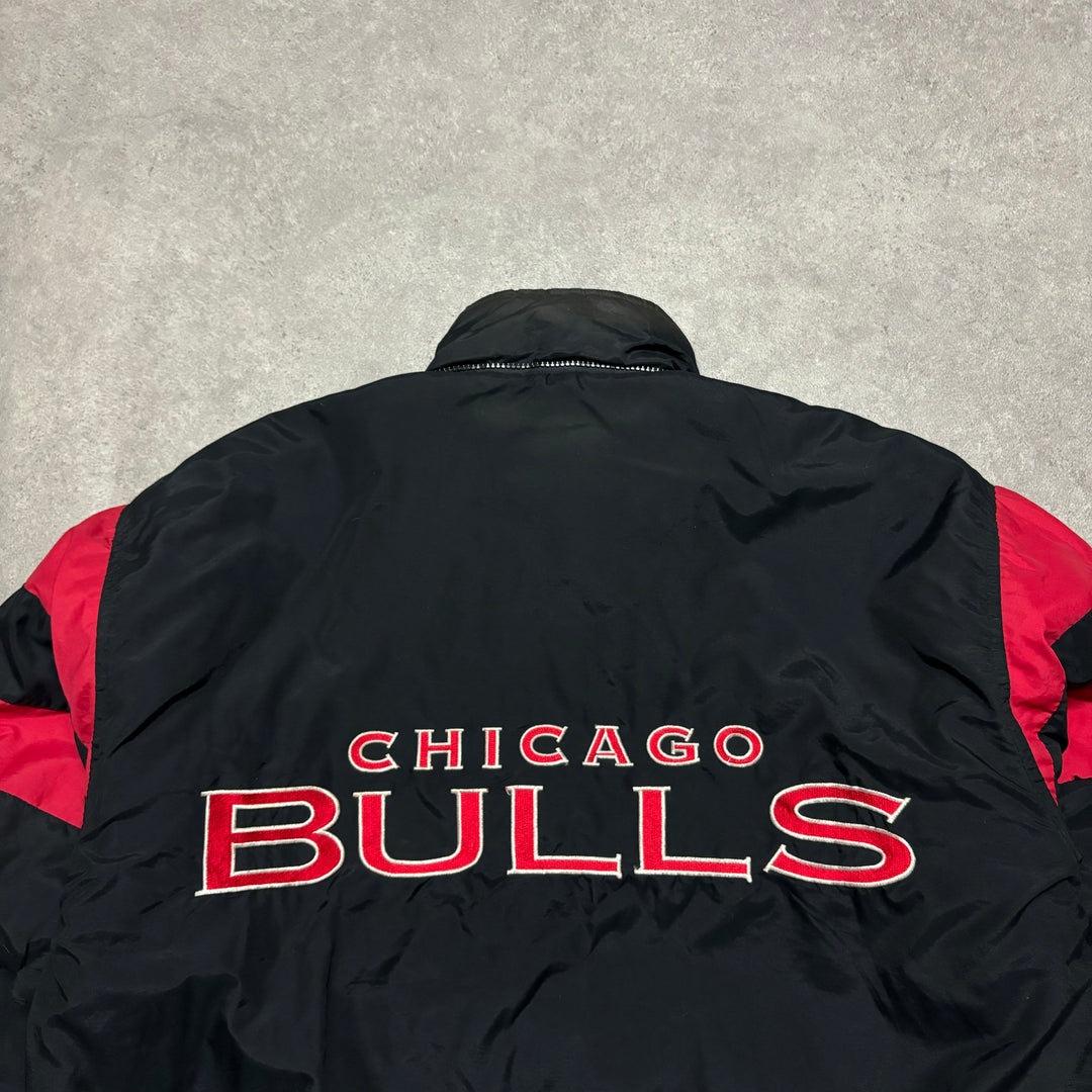 90's Vintage Logo 7 NBA Chicago Bulls Black Puffer Jacket (L)