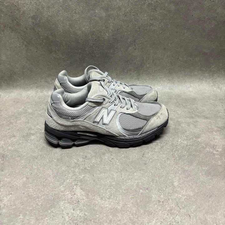 New Balance 2002R Grey Black Trainers (UK7)