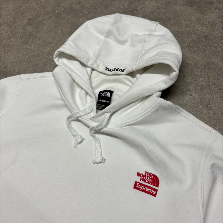 Supreme x The North Face White Pullover Hoodie (XL)