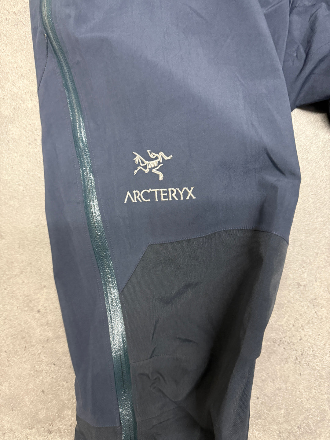 Arc’teryx Ski/Snowboard Trousers Goretex Size S (28X29) Grey