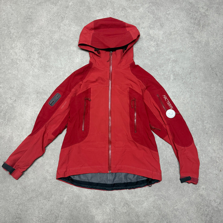 ARC’TERYX  GORA-TEX Jacket Size S Red