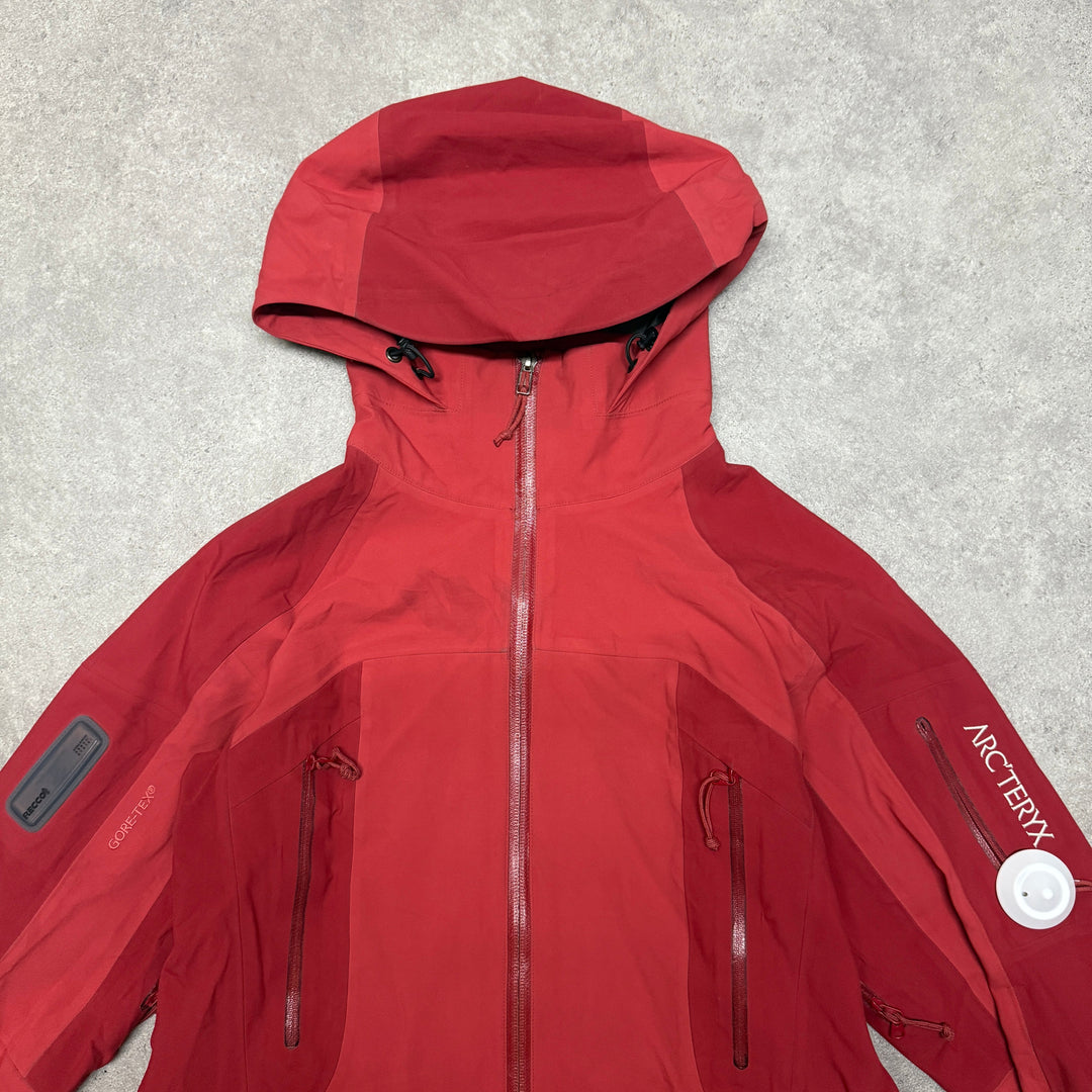 ARC’TERYX  GORA-TEX Jacket Size S Red