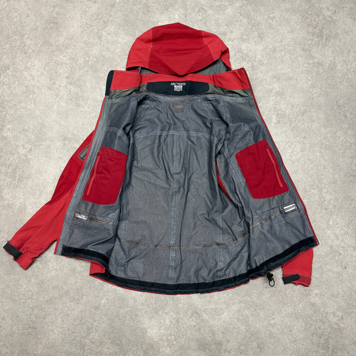 ARC’TERYX  GORA-TEX Jacket Size S Red