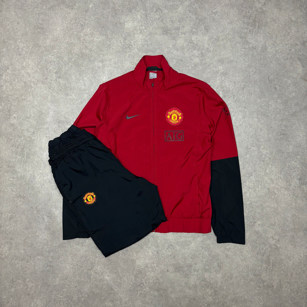 09-10 Vintage Nike Manchester United Red Tracksuit Set (M)