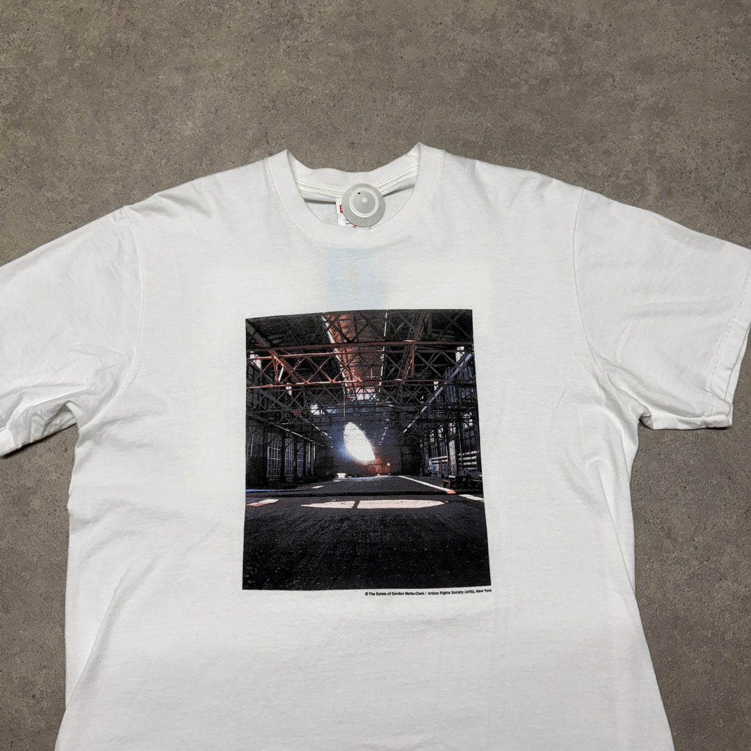 Supreme Estate Of Gordon White Graphic T-Shirt (M)